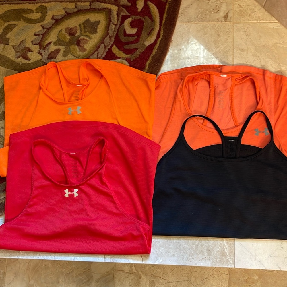 Bundle of under armor dri fit tanks size xs